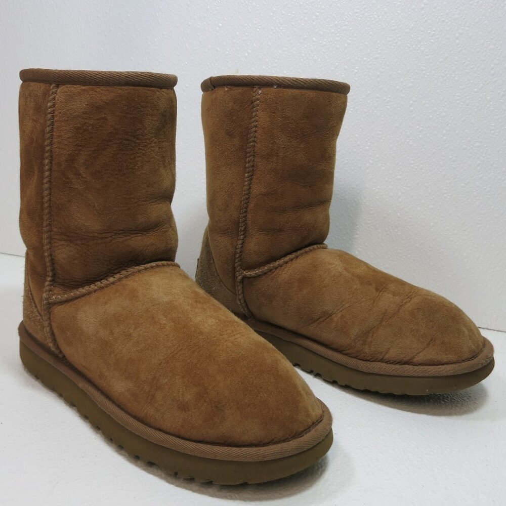 UGG Australia Classic Short Insulated Winter Boots Women's footwear Shoes Sz 6, - Picture 2 of 6